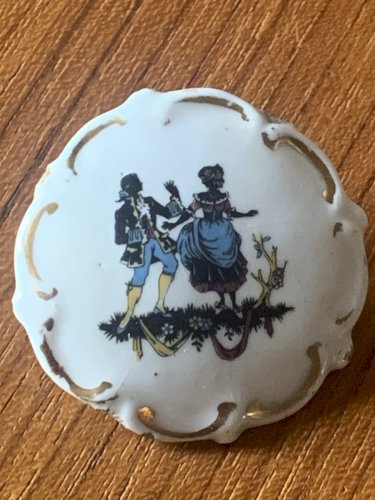 Bouton en porcelaine style rocaille scène galante XIXe