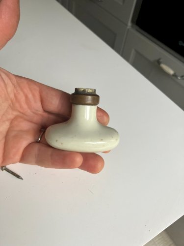 bouton poignee de porte ancienne en porcelaine et laiton n° 10