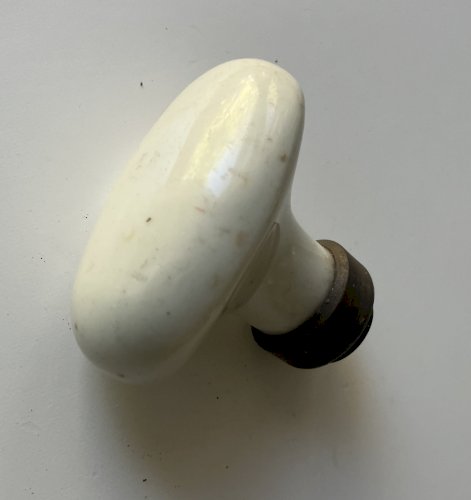 bouton poignee de porte ancienne en porcelaine et laiton n° 8
