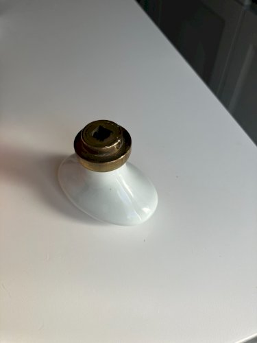 bouton poignee de porte olive en porcelaine et laiton n° 6