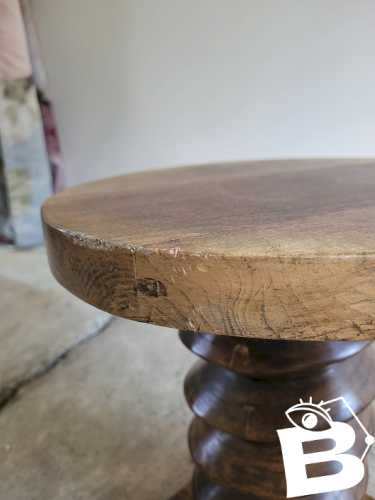 Bouts de canapé brutalistes