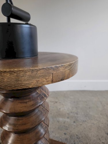 Bouts de canapé brutalistes