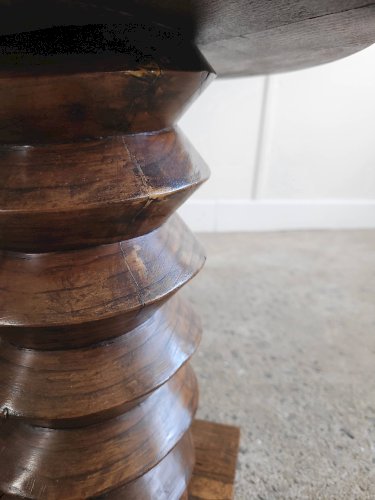 Bouts de canapé brutalistes