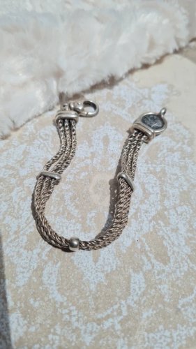 Bracelet ancien en argent avec une effigie grecque
