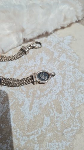 Bracelet ancien en argent avec une effigie grecque