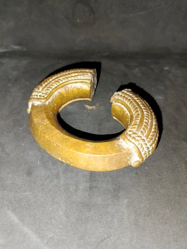 bracelet ancien en bronze africain dit desclave en bon etat