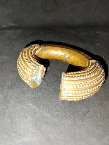 bracelet ancien en bronze africain dit desclave en bon etat
