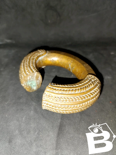 bracelet ancien en bronze africain dit desclave en bon etat