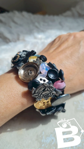 Bracelet avec boutons atypique