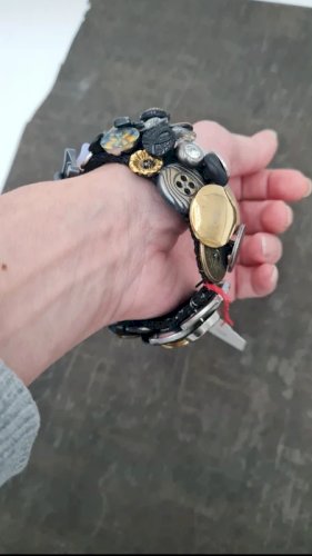 Bracelet avec boutons atypique