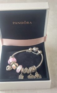 Bracelet avec charms coeurs, Pandora, en argent