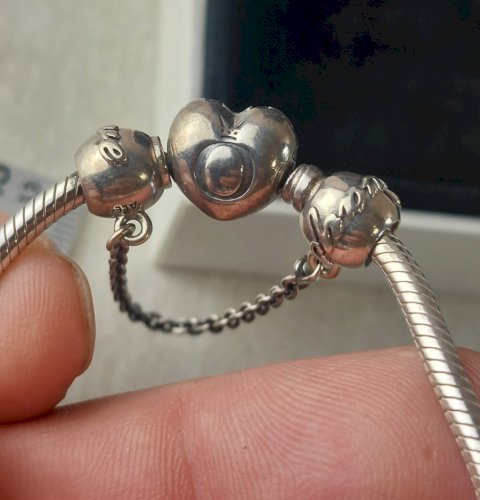Bracelet avec charms coeurs, Pandora, en argent