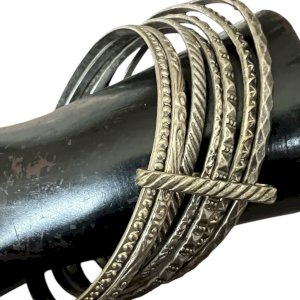 Vintage girl's bracelet, weekly from the 1960s/1970s. Bangles.