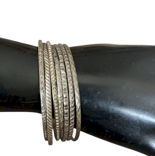 Bracelet de jeune fille, semainier 1960/ 1970 vintage . Joncs