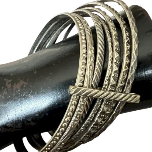 Bracelet de jeune fille, semainier 1960/ 1970 vintage . Joncs