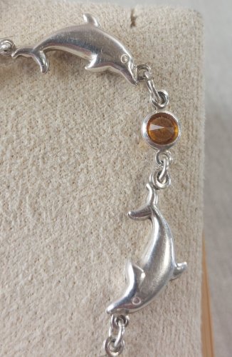 Bracelet décor dauphin, pierres multicolores, en argent massif