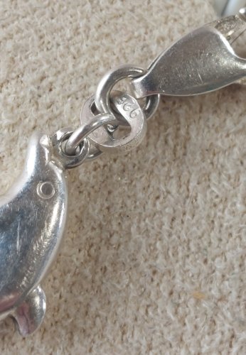 Bracelet décor dauphin, pierres multicolores, en argent massif