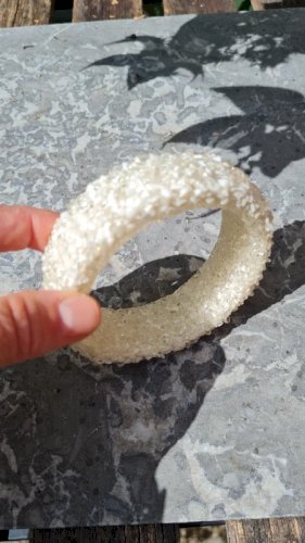Bracelet des années 70 en perspex granité