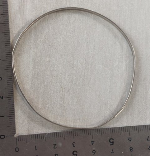 Bracelet fin, en argent