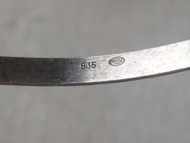 Bracelet fin, en argent