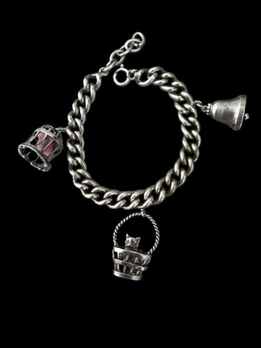 Bracelet gourmette breloques- Chat panier oiseau cloche vintage ancien Vers 1950
