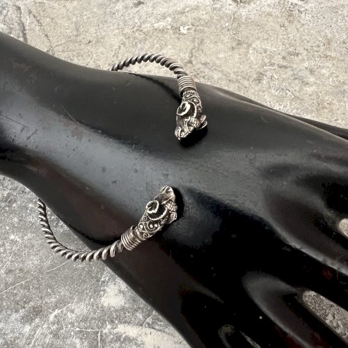 Bracelet souple torsadée bélier unisexe vintage ancien argent massif