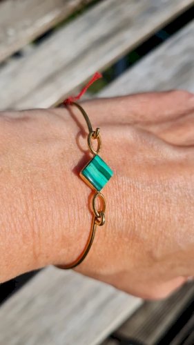 Bracelet vintage avec une pierre naturelle ( malachite )