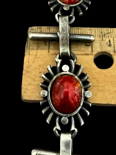 Bracelet vintage vers 1970 Brutaliste émaillé soleil, floral, design, rétro