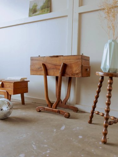 Brigitte, la grande travailleuse en bois N°150