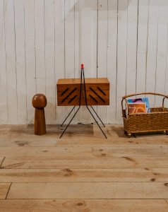 Brigitte, la travailleuse dépliante en bois N°148