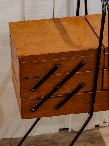 Brigitte, la travailleuse dépliante en bois N°148