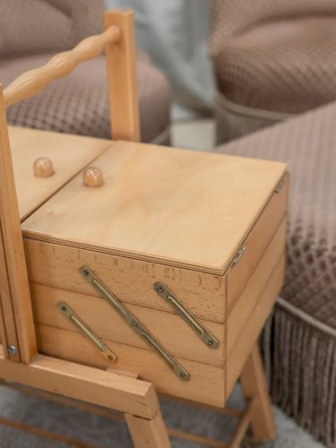 Brigitte, la travailleuse en bois N°124