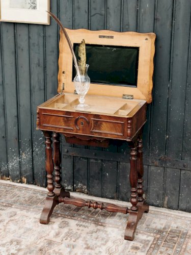 Brigitte, la travailleuse en bois N°125