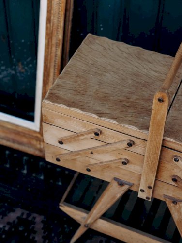 Brigitte, la travailleuse en bois N°96