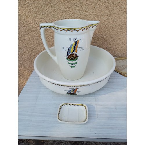 Broc de Toilette , Vasque , Porte Savon  Boch La Louvière 