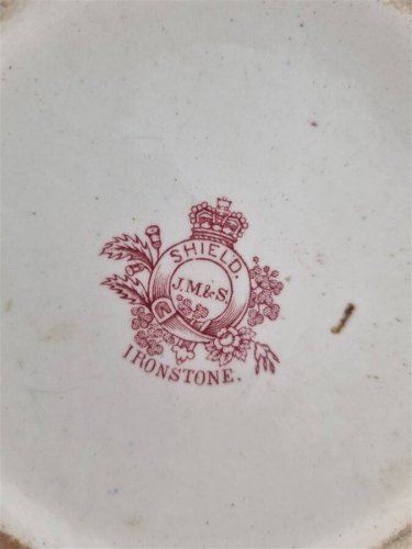 Broc en céramique anglaise