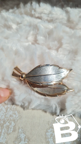 Broche ancien plaqué or double feuilles
