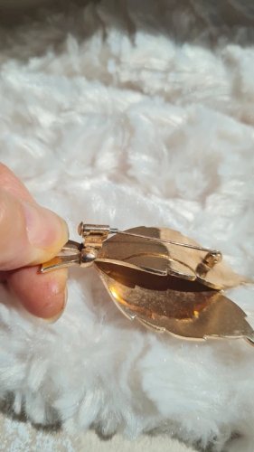 Broche ancien plaqué or double feuilles