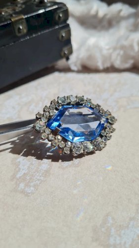 Broche ancienne années 50 en verre bleu azur et strass broche oversize