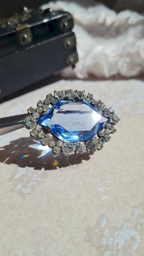 Broche ancienne années 50 en verre bleu azur et strass broche oversize