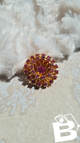 Broche ancienne avec strass de couleur rose  fuchsia