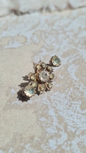 Broche ancienne avec strass