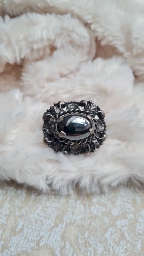 Broche ancienne avec une hématite style Baroque