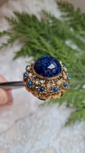 Broche ancienne cabochon, filigrane et pâte de verre