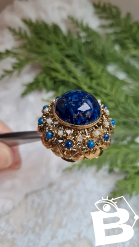 Broche ancienne cabochon, filigrane et pâte de verre
