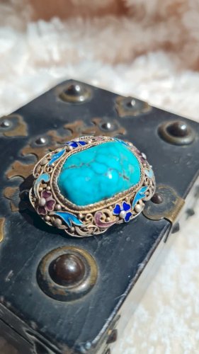 Broche ancienne chinoise en turquoise naturelle et émaillée en argent