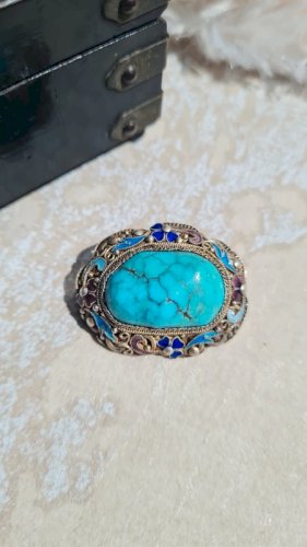 Broche ancienne chinoise en turquoise naturelle et émaillée en argent