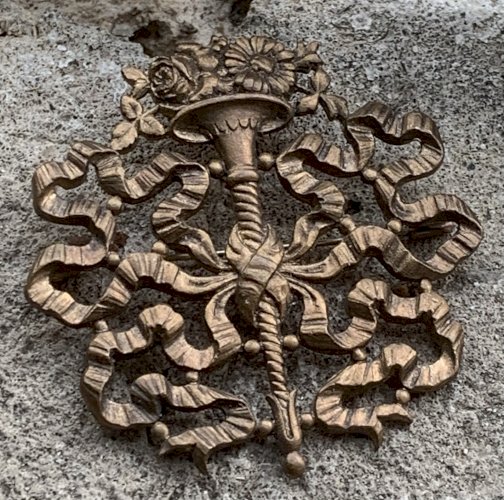 broche ancienne décor floral avec ruban période XIXe Nap III belle époque