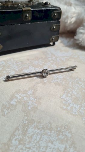 Broche ancienne en argent et solitaire