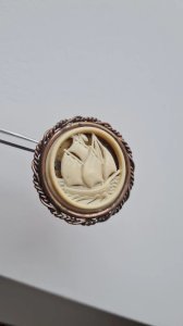 Broche ancienne en laiton
